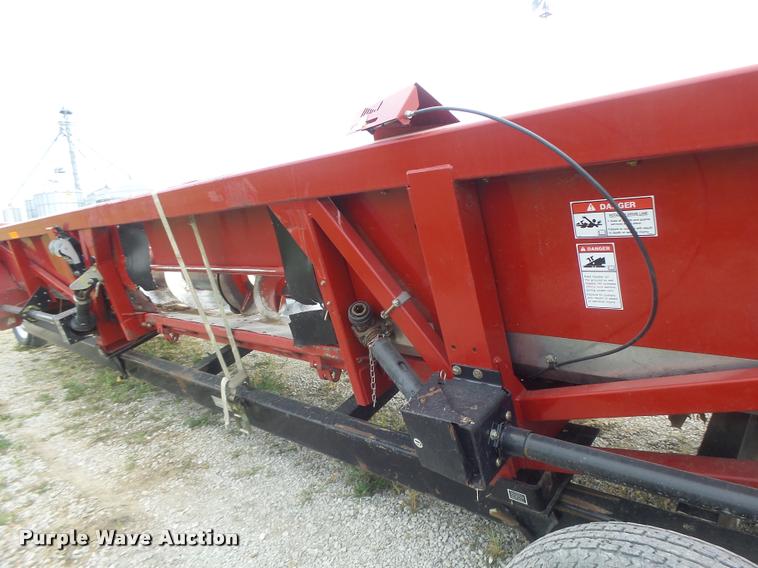 image for item DB5834 2012 Case IH 3412 corn head
