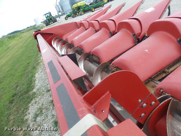 image for item DB5834 2012 Case IH 3412 corn head