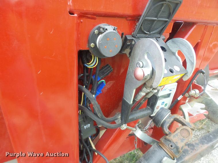 image for item DB5834 2012 Case IH 3412 corn head
