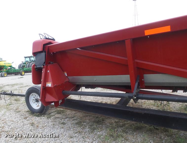 image for item DB5834 2012 Case IH 3412 corn head