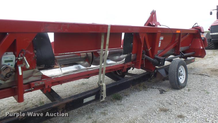 image for item DB5834 2012 Case IH 3412 corn head