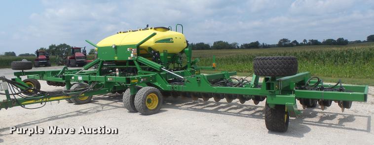 image for item DB5835 2014 John Deere 1990 CCS air seeder