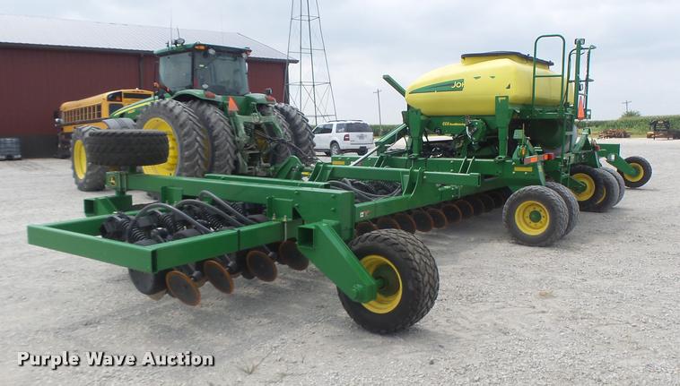 image for item DB5835 2014 John Deere 1990 CCS air seeder