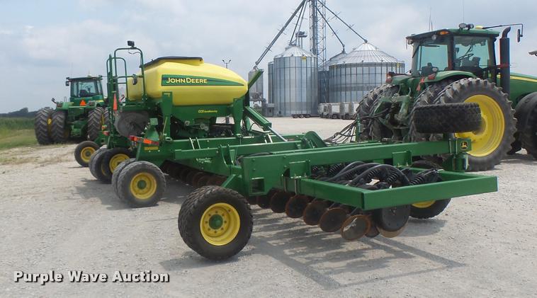 image for item DB5835 2014 John Deere 1990 CCS air seeder