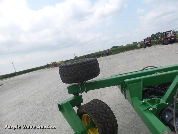 image for item DB5835 2014 John Deere 1990 CCS air seeder