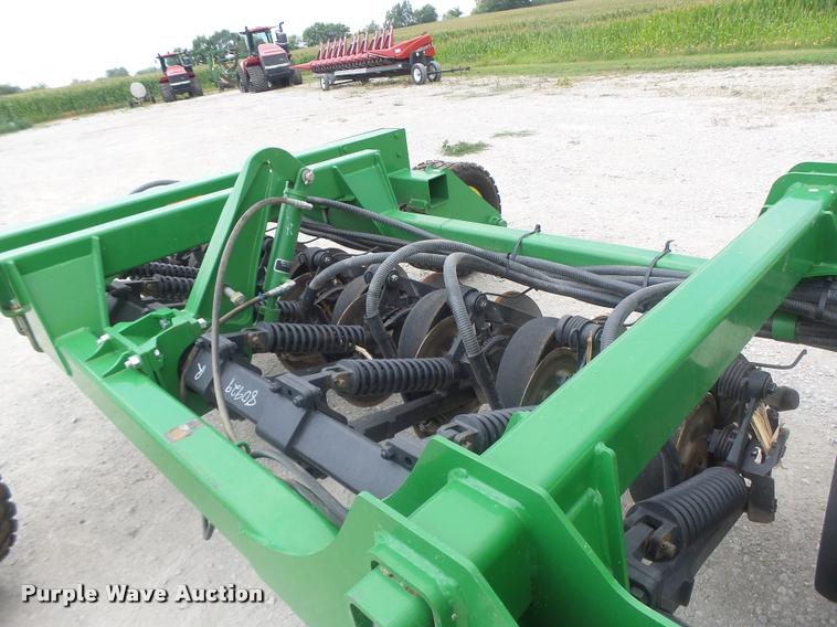 image for item DB5835 2014 John Deere 1990 CCS air seeder