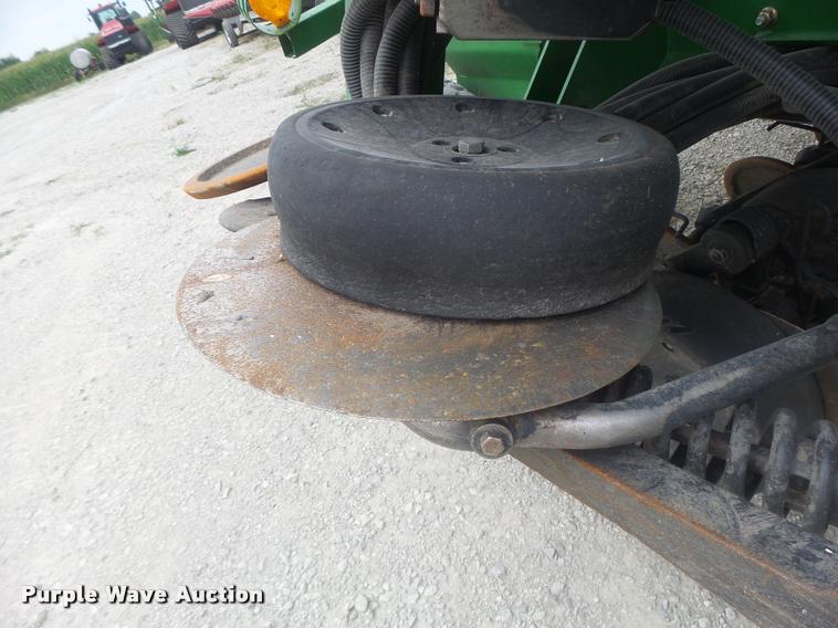 image for item DB5835 2014 John Deere 1990 CCS air seeder