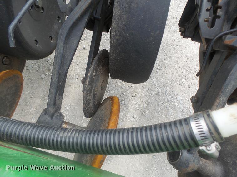 image for item DB5835 2014 John Deere 1990 CCS air seeder