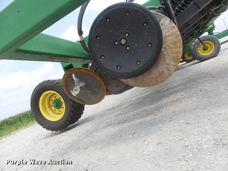 image for item DB5835 2014 John Deere 1990 CCS air seeder
