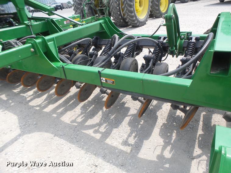 image for item DB5835 2014 John Deere 1990 CCS air seeder