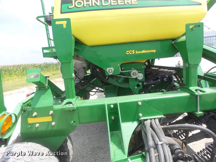 image for item DB5835 2014 John Deere 1990 CCS air seeder