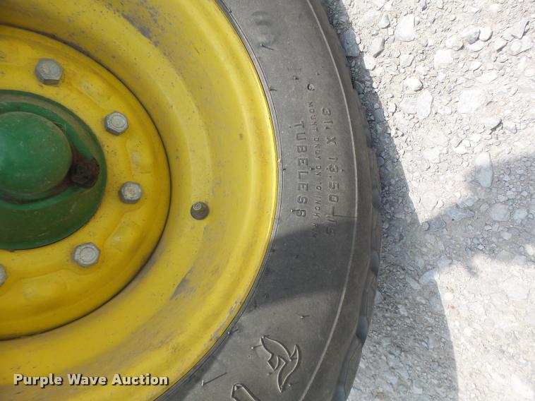 image for item DB5835 2014 John Deere 1990 CCS air seeder