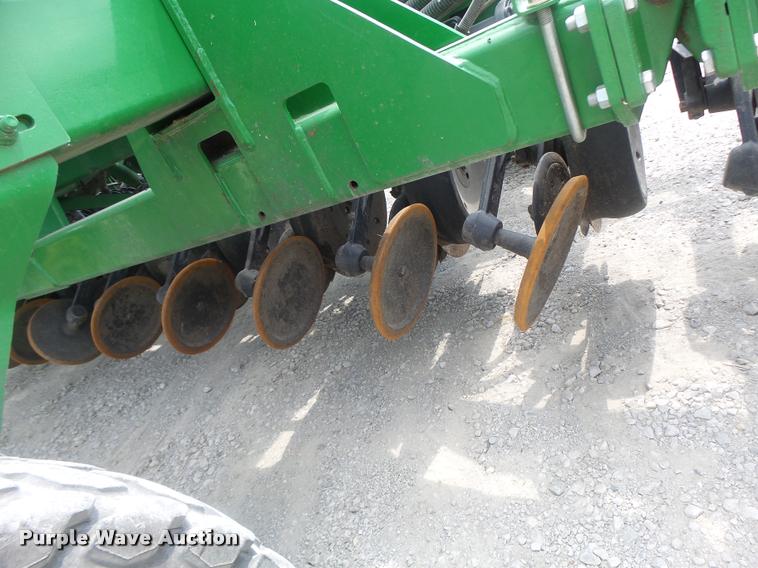 image for item DB5835 2014 John Deere 1990 CCS air seeder