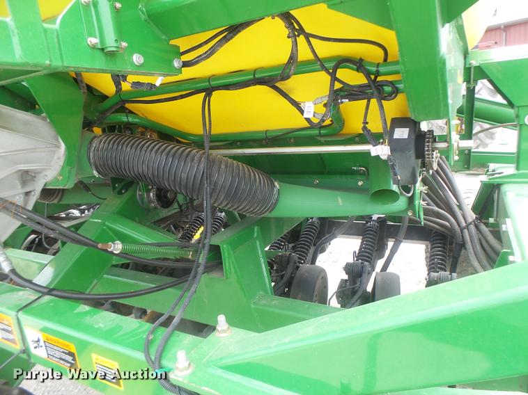 image for item DB5835 2014 John Deere 1990 CCS air seeder