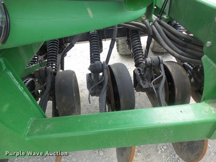 image for item DB5835 2014 John Deere 1990 CCS air seeder