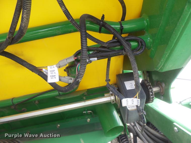 image for item DB5835 2014 John Deere 1990 CCS air seeder