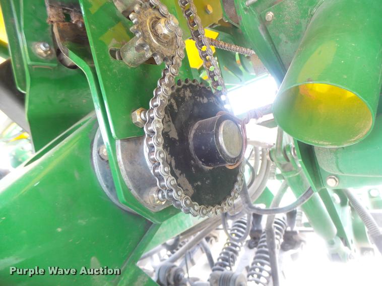 image for item DB5835 2014 John Deere 1990 CCS air seeder