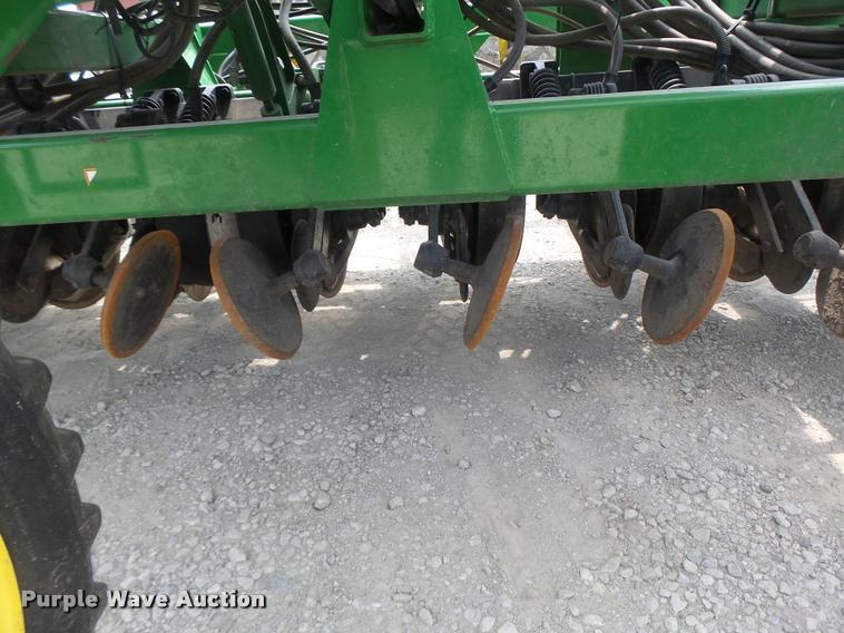 image for item DB5835 2014 John Deere 1990 CCS air seeder