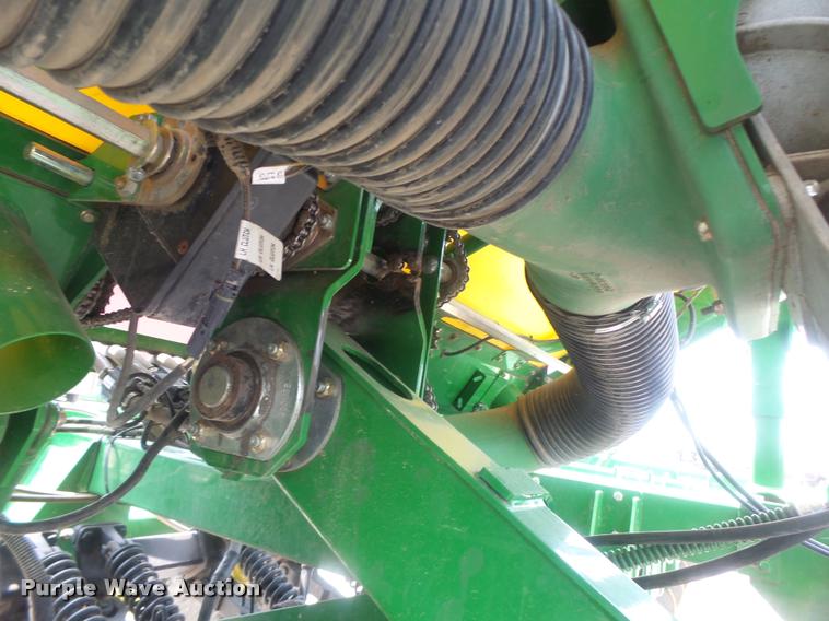 image for item DB5835 2014 John Deere 1990 CCS air seeder