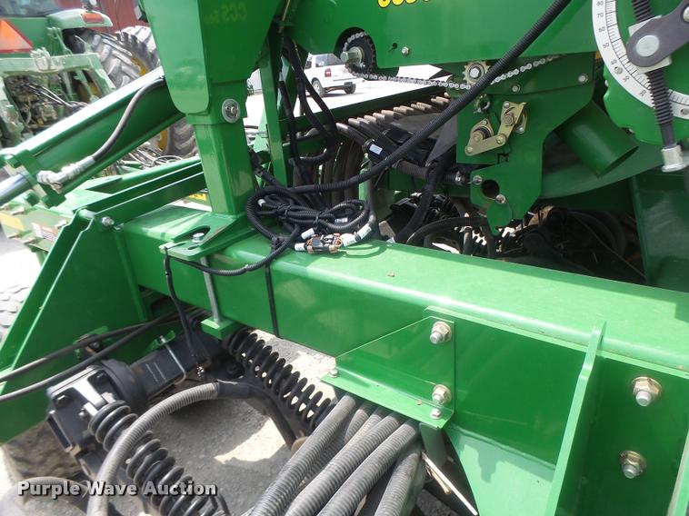 image for item DB5835 2014 John Deere 1990 CCS air seeder