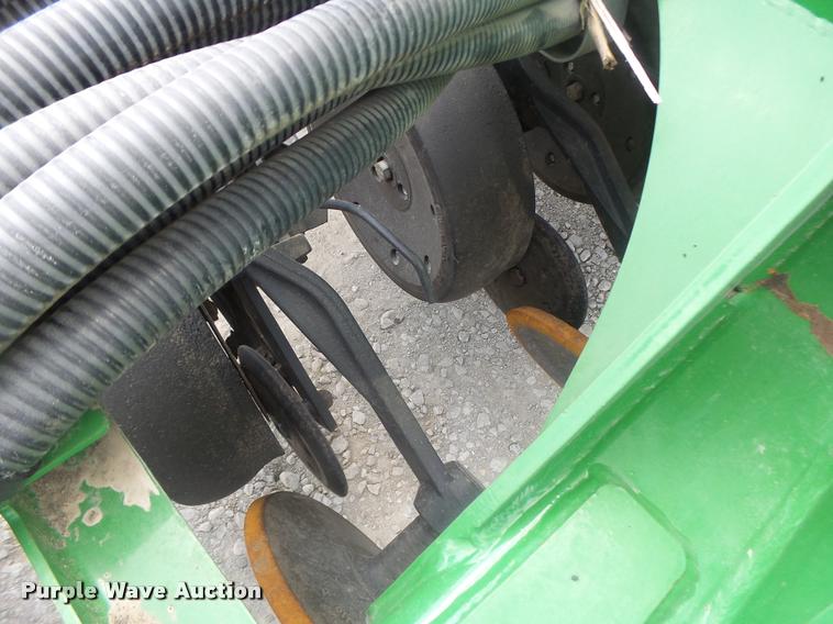 image for item DB5835 2014 John Deere 1990 CCS air seeder