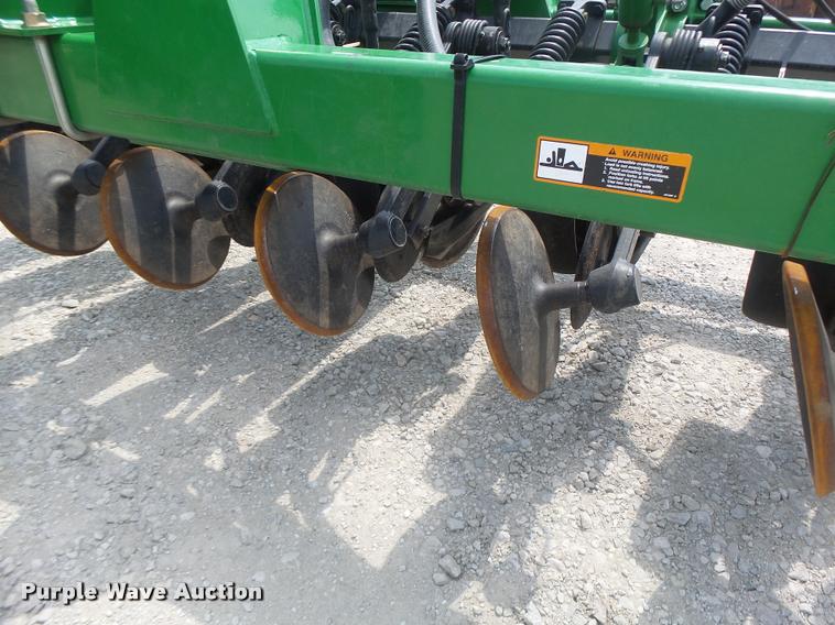 image for item DB5835 2014 John Deere 1990 CCS air seeder