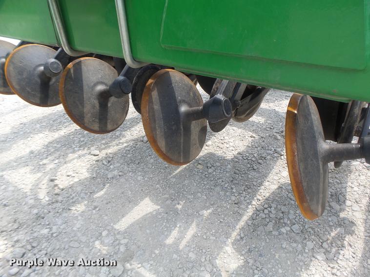 image for item DB5835 2014 John Deere 1990 CCS air seeder