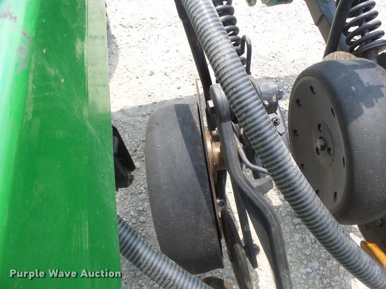image for item DB5835 2014 John Deere 1990 CCS air seeder