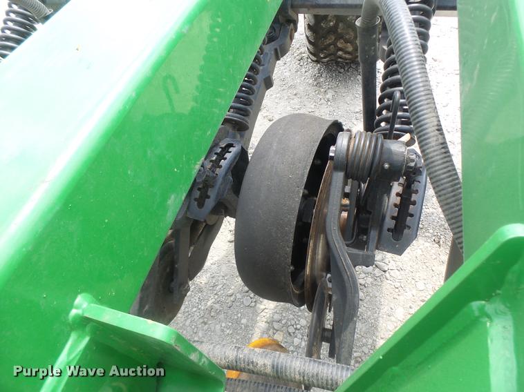 image for item DB5835 2014 John Deere 1990 CCS air seeder