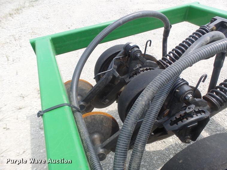 image for item DB5835 2014 John Deere 1990 CCS air seeder