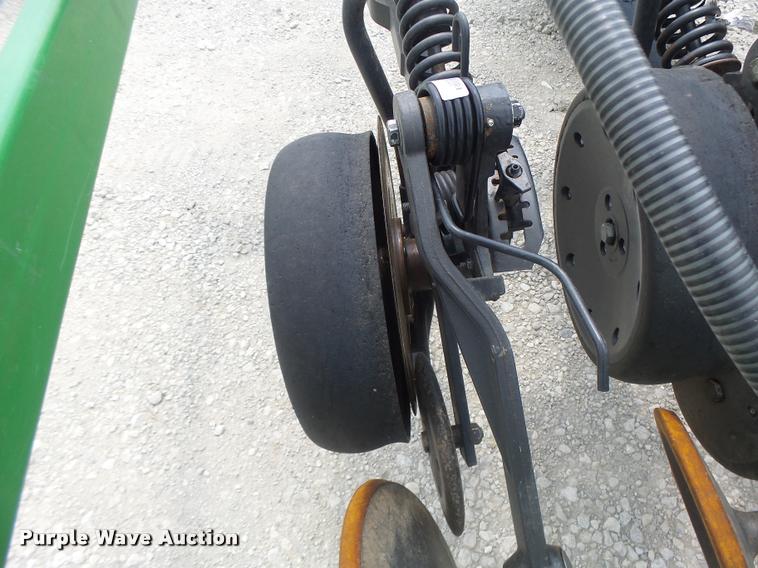 image for item DB5835 2014 John Deere 1990 CCS air seeder
