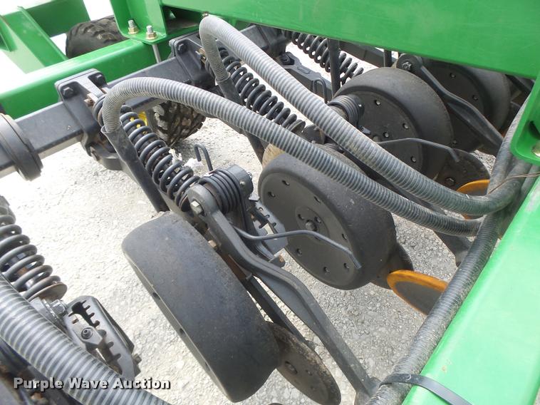 image for item DB5835 2014 John Deere 1990 CCS air seeder