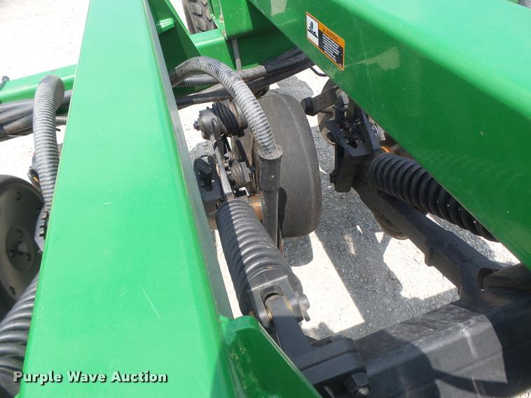 image for item DB5835 2014 John Deere 1990 CCS air seeder