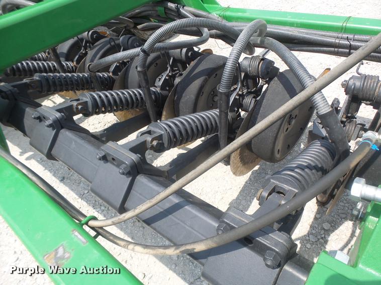 image for item DB5835 2014 John Deere 1990 CCS air seeder