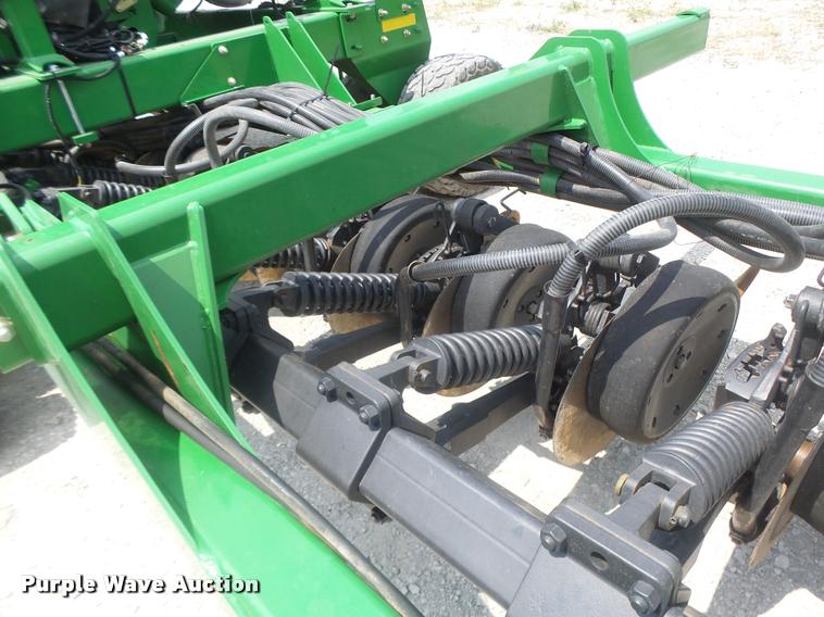 image for item DB5835 2014 John Deere 1990 CCS air seeder