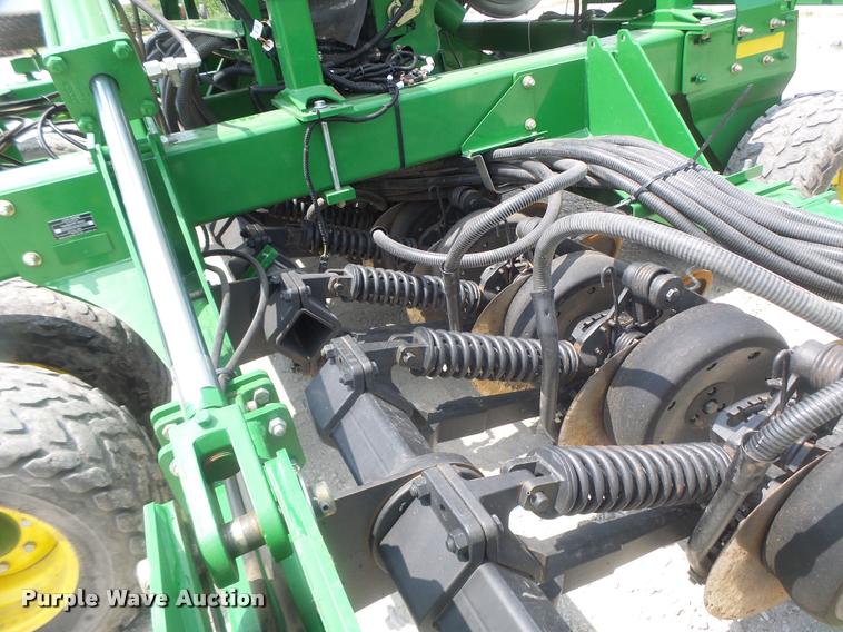 image for item DB5835 2014 John Deere 1990 CCS air seeder
