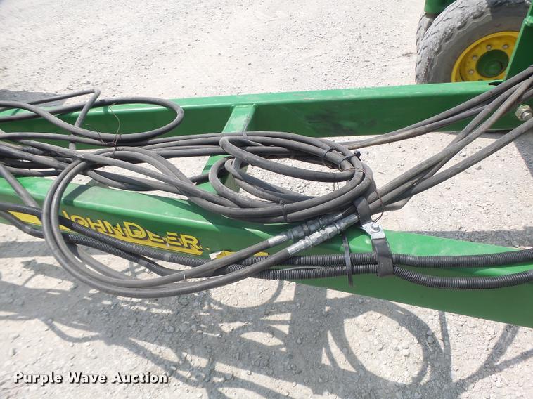 image for item DB5835 2014 John Deere 1990 CCS air seeder