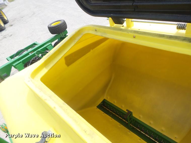 image for item DB5835 2014 John Deere 1990 CCS air seeder