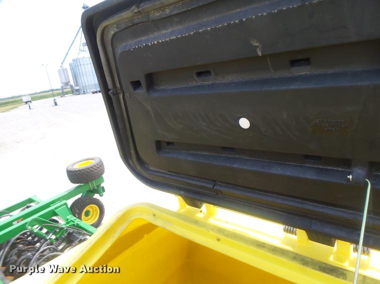 image for item DB5835 2014 John Deere 1990 CCS air seeder