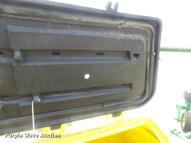 image for item DB5835 2014 John Deere 1990 CCS air seeder