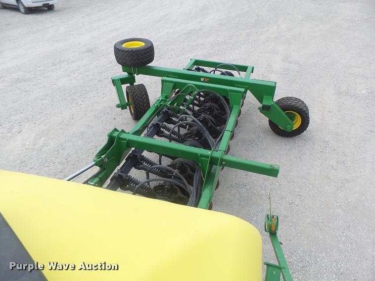 image for item DB5835 2014 John Deere 1990 CCS air seeder