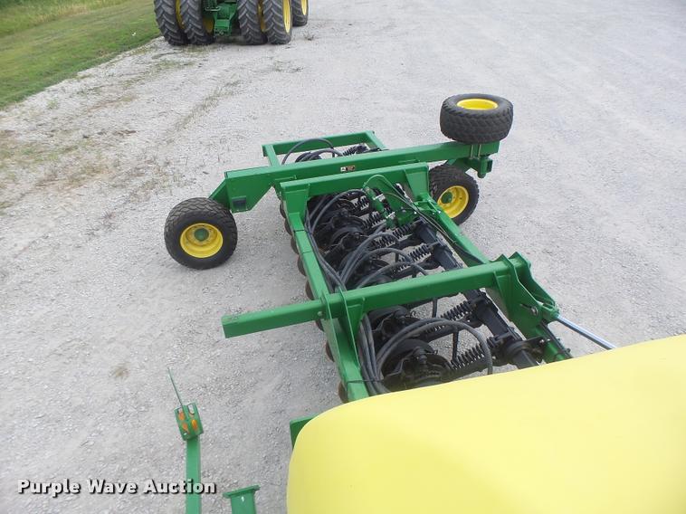image for item DB5835 2014 John Deere 1990 CCS air seeder