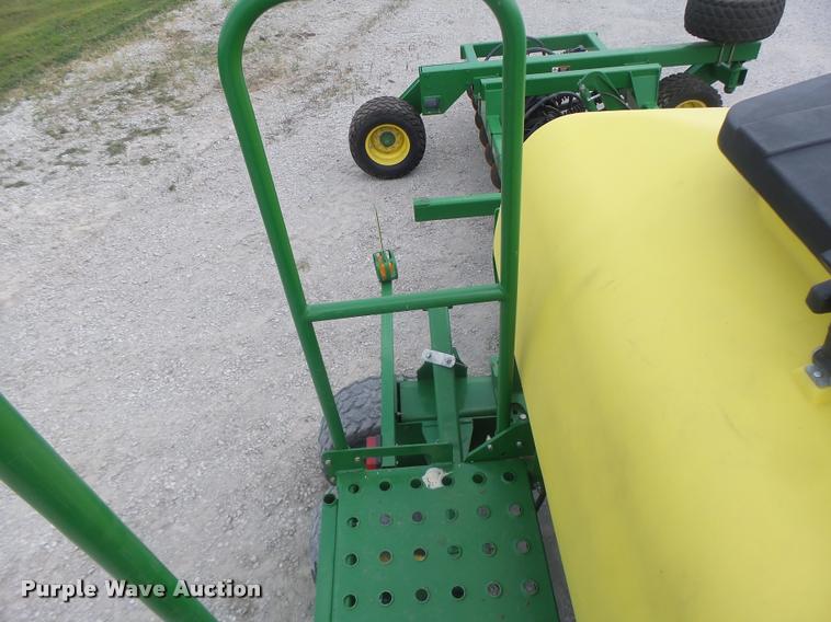 image for item DB5835 2014 John Deere 1990 CCS air seeder