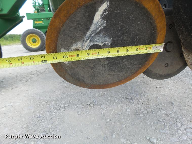 image for item DB5835 2014 John Deere 1990 CCS air seeder