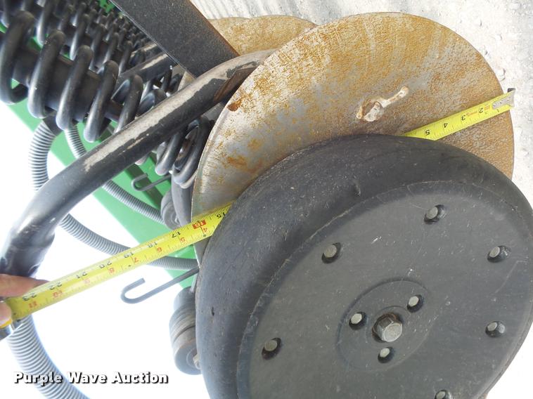 image for item DB5835 2014 John Deere 1990 CCS air seeder