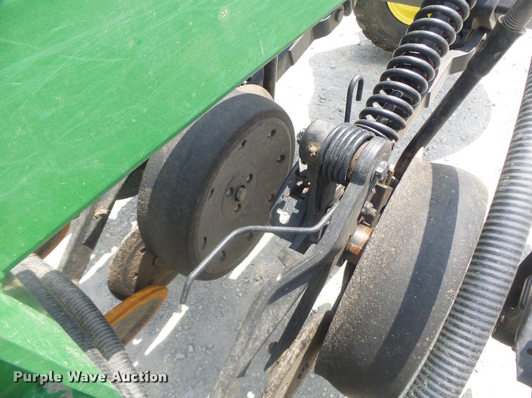 image for item DB5835 2014 John Deere 1990 CCS air seeder