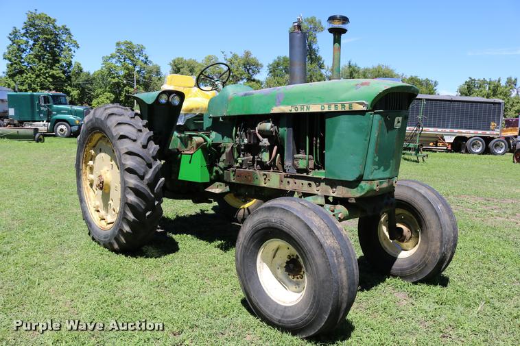 image for item DB9265 1962 John Deere 3010 tractor