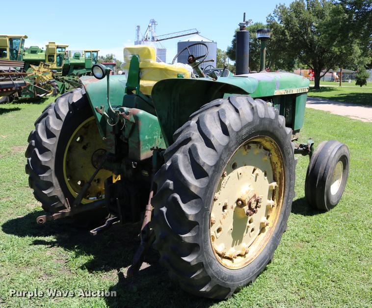 image for item DB9265 1962 John Deere 3010 tractor