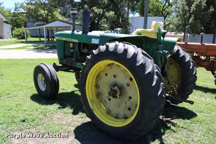 image for item DB9265 1962 John Deere 3010 tractor