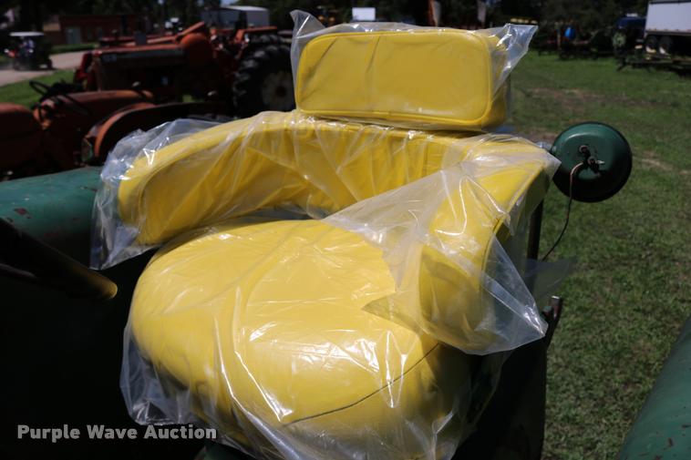 image for item DB9265 1962 John Deere 3010 tractor